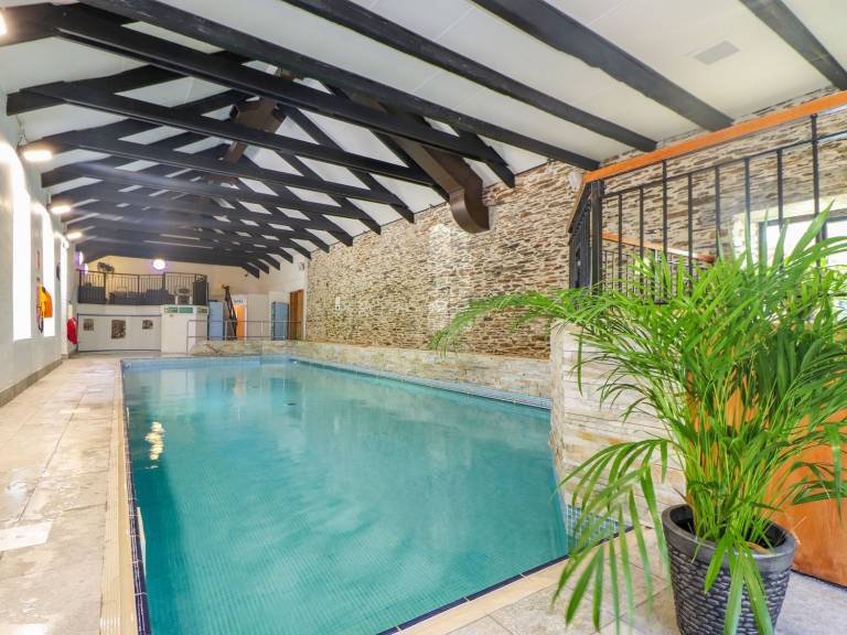 Child-friendly pleasant cottage with pool, jacuzzi & yard | Beach view | Pet-friendly — photo 2
