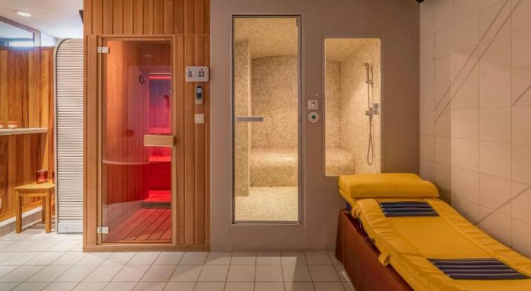 BeautyD RED ROOM centrum GULLEGEM KORTRIJK — photo 4