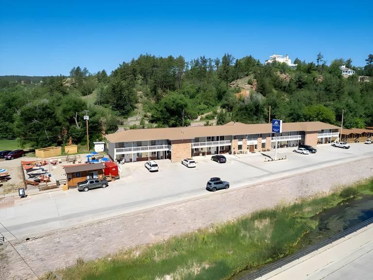 Americas Best Value Inn by the River Hot Springs — photo 4
