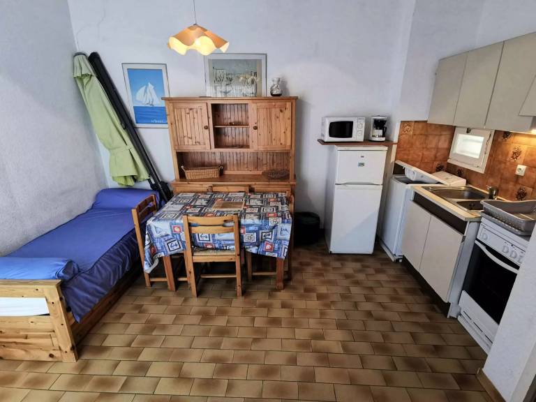 Apartment with 1 room for 4 persons — photo 2