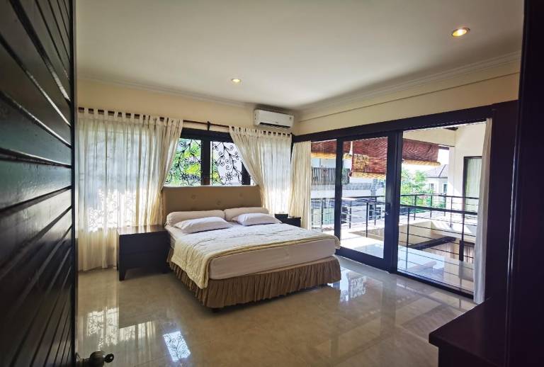 Villa with yard & pool | Good for workation — photo 2