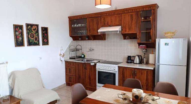 Apartment with patio — photo 4