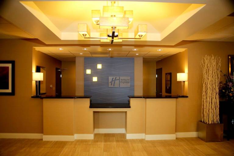 Holiday Inn Express & Suites Marion Northeast By IHG — photo 3