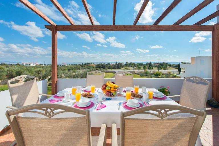 Children-friendly pleasant villa with terrace, yard & private pool | Next to the beach | Suitable for remote work | Dogs allowed — photo 4