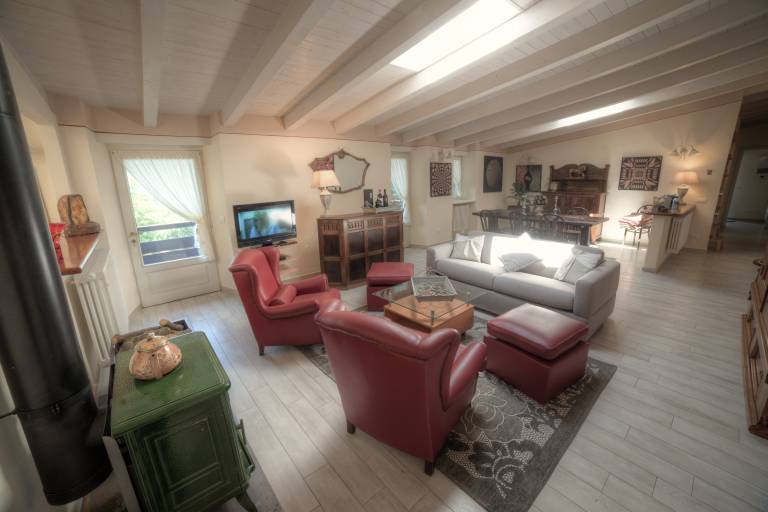 House with patio & garden — photo 4
