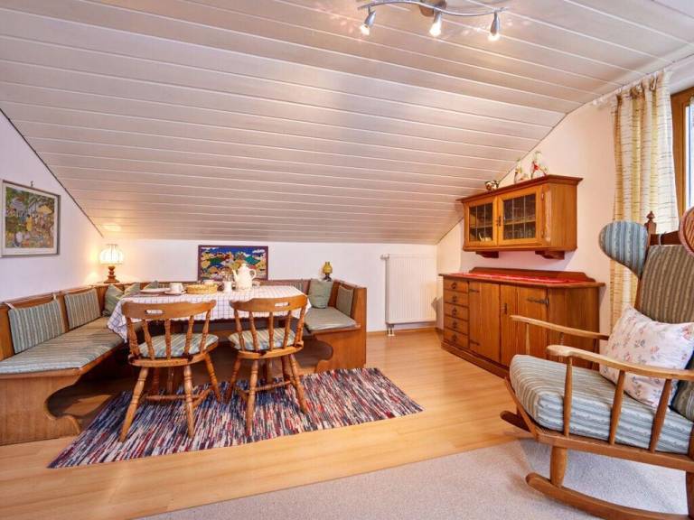 Beautiful vacation home with patio | Dogs allowed — photo 3