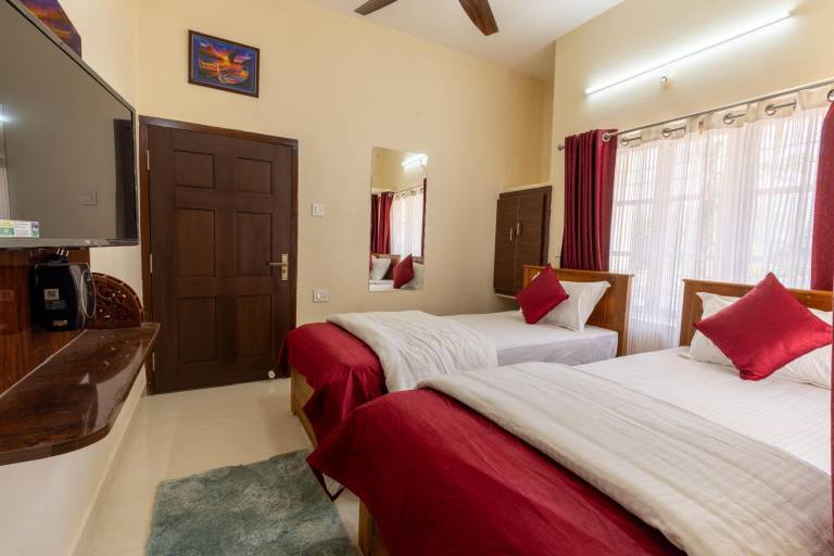 Villa with 4 rooms for 12 persons — photo 2