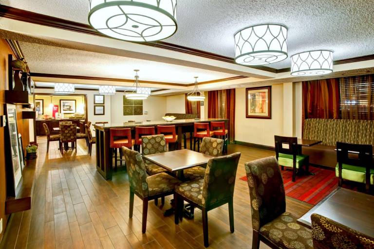 Hampton Inn College Station-Texas A&M University Area — photo 5
