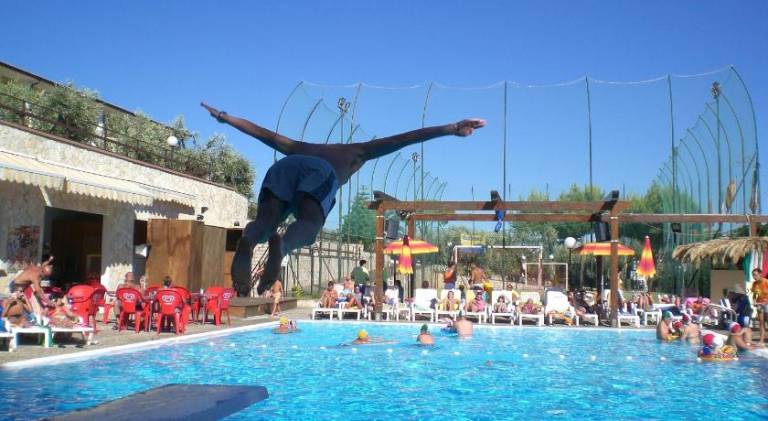 Serviced apartment with grill, pool & yard in Vieste