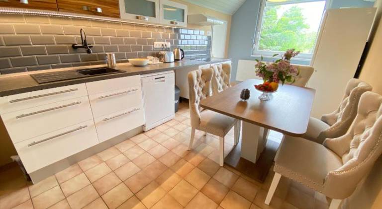 Fully equipped big house with terrace & yard | Pet-friendly — photo 2