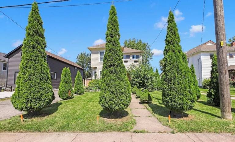 House Niagara Falls