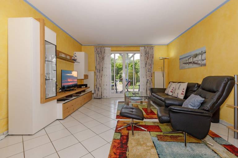 Rental apartment with terrace & yard in Kuehlungsborn
