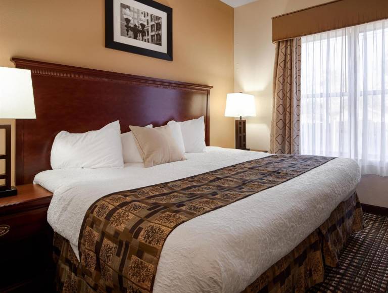 Quality Suites in Marion, IN