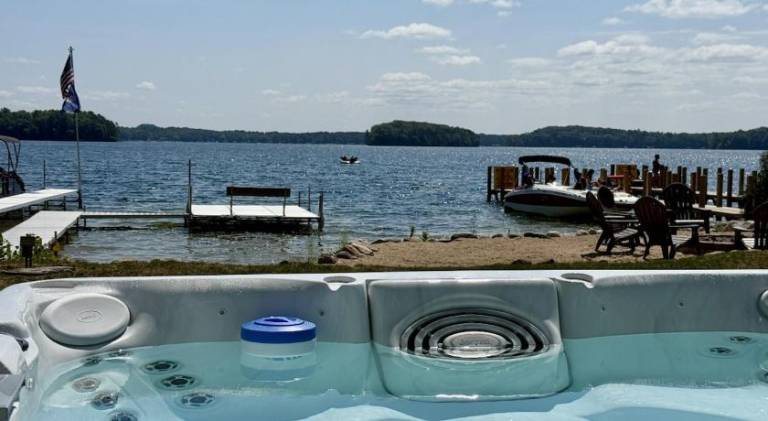 Traverse City Lake Front Luxury Getaway — photo 5