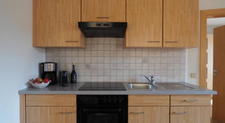 Holiday apartment with barbecue, garden & patio — photo 5
