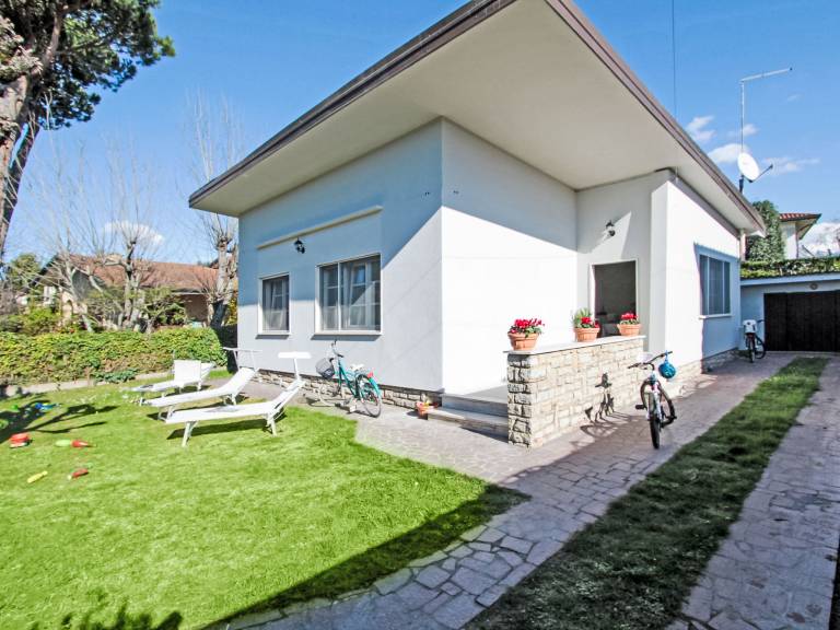 Ferienhaus in Forte dei Marmi, Toskana für max. 4 Personen Ferienhaus in Forte dei Marmi, Toskana für max. 4 Personen