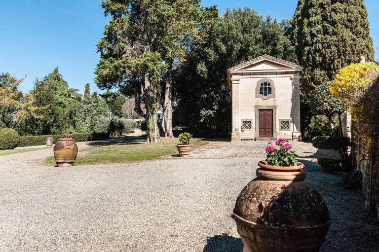 Villa Ott mit privatem Pool Garten und WLAN