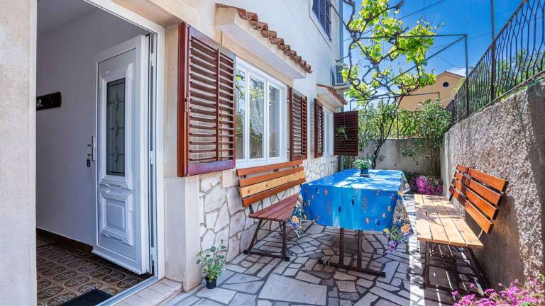 Apartma Merag