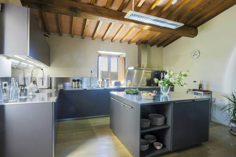 Family-oriented nice vacation home with barbeque, private pool & patio | Dogs allowed — photo 4