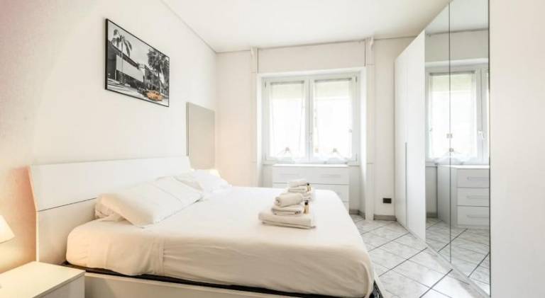 Casa Gioia 50 metres from the metro WiFi AC in Milan, OH