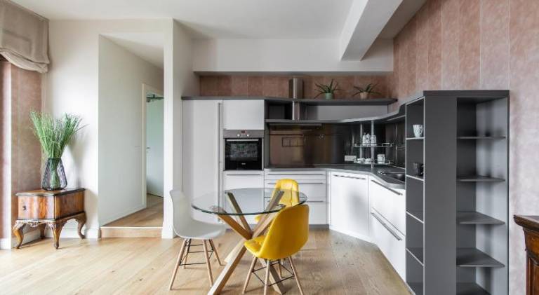 Fully equipped charming apartment with terrace | Next to Como Cathedral | Perfect for remote work | Dogs allowed — photo 3