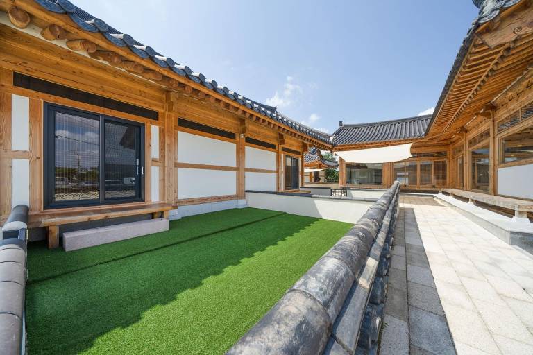 Hanok Stay Cheonwon Maeul in Gyeongju