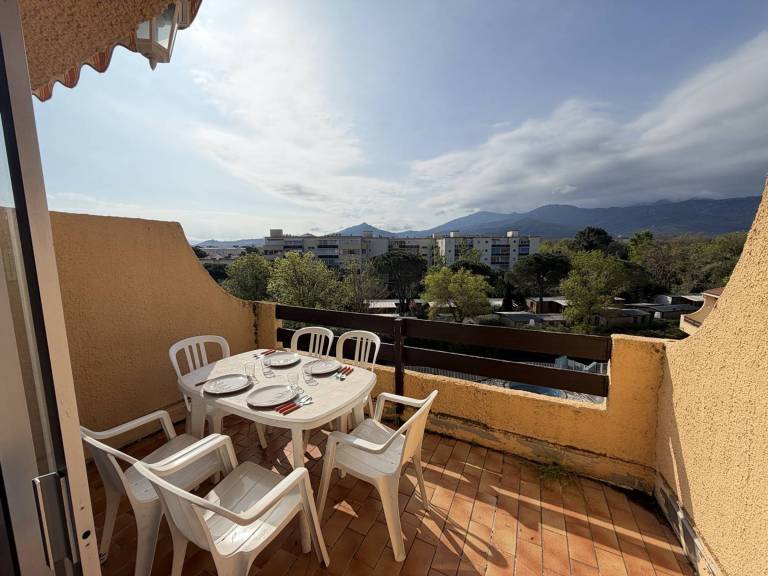 Cozy 2-Room Mezzanine Apt with Pool, Terrace & Parking, 300m from Beach - Sleeps 6, Argelès-sur-Mer — photo 3