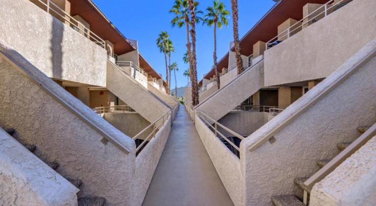 House with jacuzzi & pool | Pets are welcome — photo 4