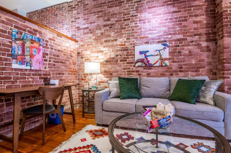 Family-friendly nice apartment | Next to Faneuil Hall | Perfect for remote work | Pets are welcome — photo 3