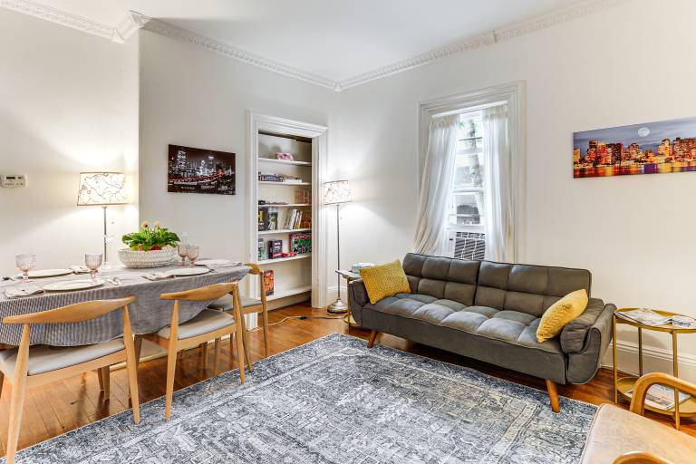 1 Mi to Needham Center Square: Pet-Friendly Apt! — photo 3