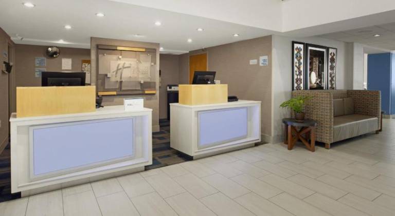 Holiday Inn Express Hotel & Suites Warrenton By IHG — photo 5