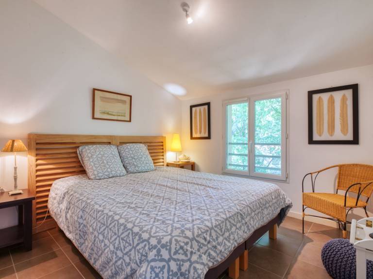 Fully equipped charming vacation home with private pool, yard & barbecue | Pets allowed — photo 5
