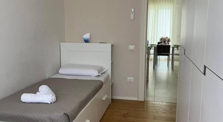 Rental apartment with 3 rooms for 5 persons — photo 3