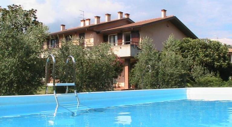 Holiday apartment with garden, grill & pool in Affi