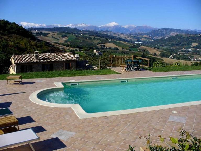 Camera privata Montalto delle Marche