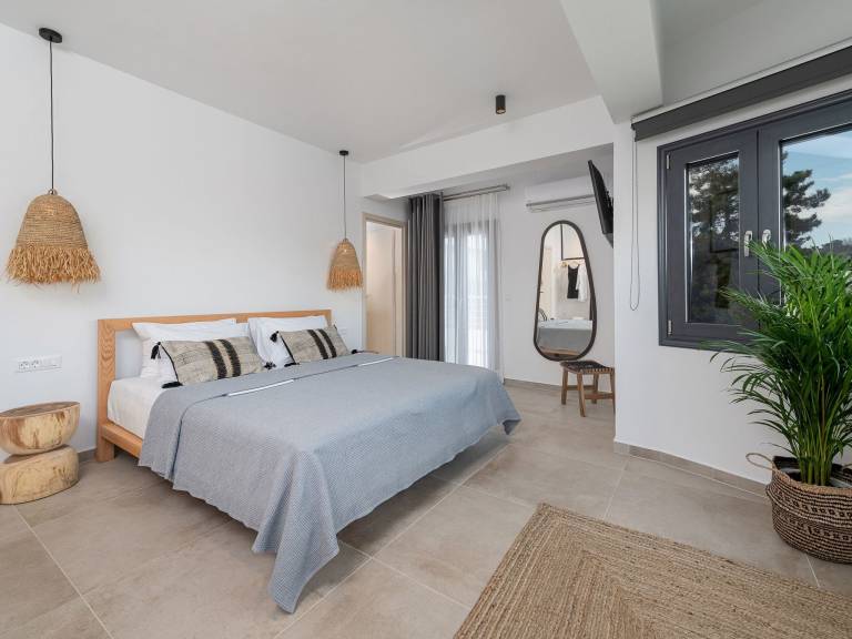 Fully equipped wonderful house with BBQ, private pool & yard | Mountain view | Suitable for remote work | Pet-friendly — photo 2