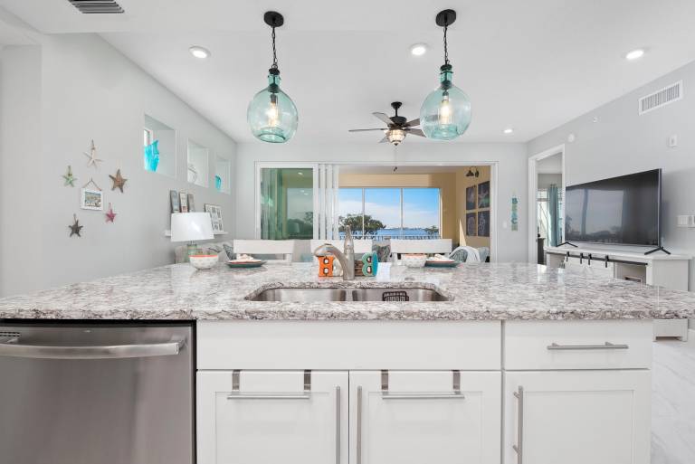 Exclusive Anna Maria Sound Waterfront Retreat with Shared Pool & Sunset Serenity — photo 5