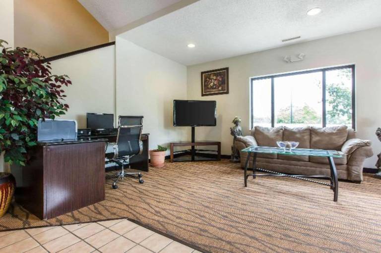 Surestay Plus Hotel By Best Western Peoria — photo 4
