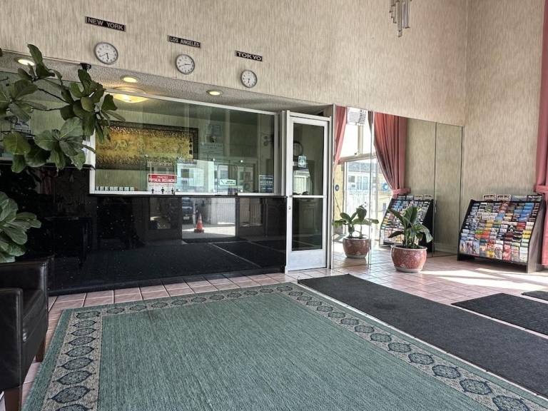 Garden Grove Inn — photo 4
