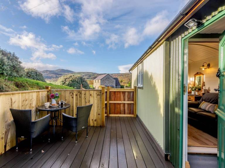 Cottage with hot tub, sauna & garden | Pets are welcome in Conwy