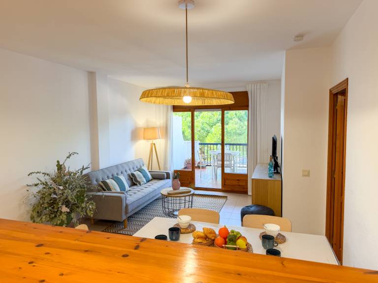 Beautiful apartment with patio, garden & pool | Pet-friendly — photo 4