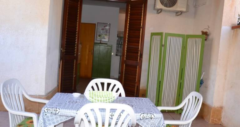 Villetta Nuccia: Holiday Home with Terrace, Private Garden and Air Conditioning — photo 4