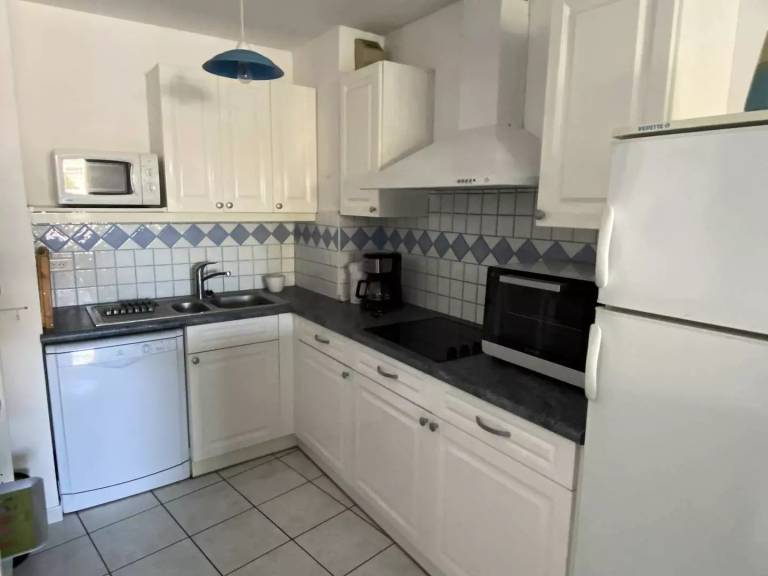 Rental apartment with 2 rooms for 6 persons — photo 4