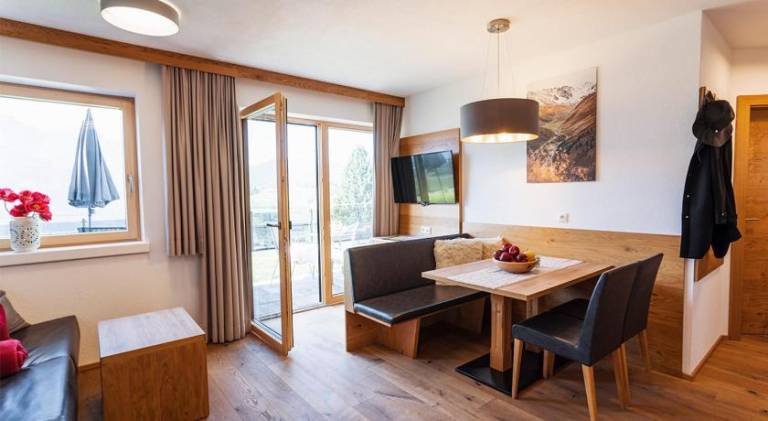 Rental apartment with sauna, patio & yard in Fiss