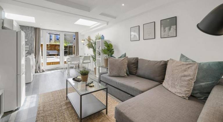 Holiday apartment with 2 rooms for 5 persons — photo 2