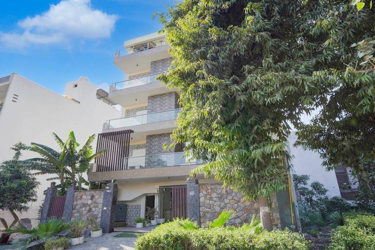 Super Collection O Sector 108 Noida