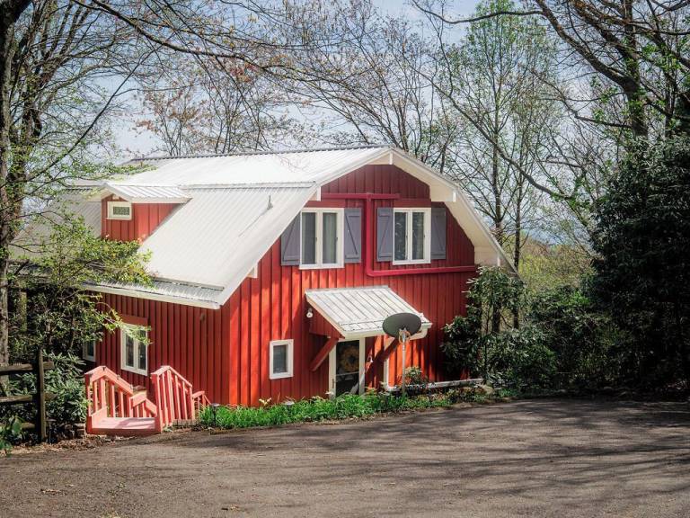 Cabin  Hillsville
