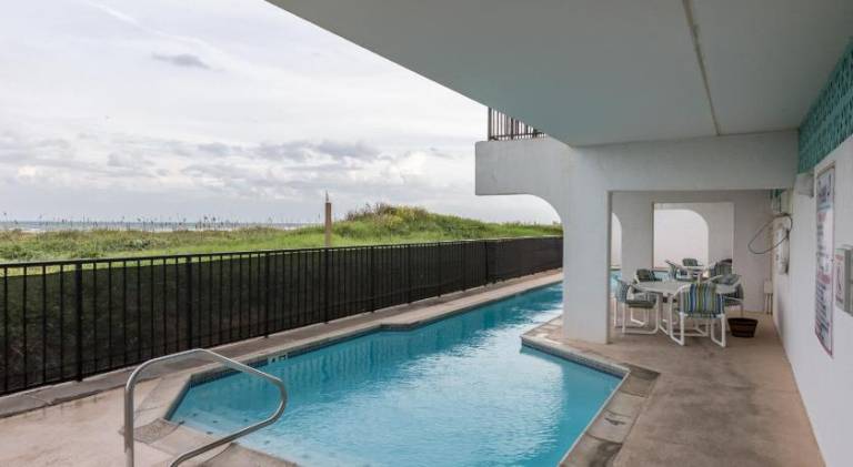 Rental apartment with jacuzzi — photo 3