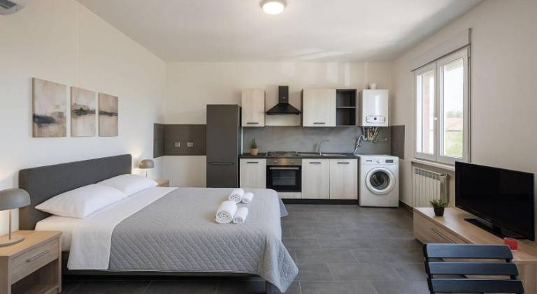 Family-friendly serviced apartment with garden | Suitable for remote work | Dogs allowed — photo 2