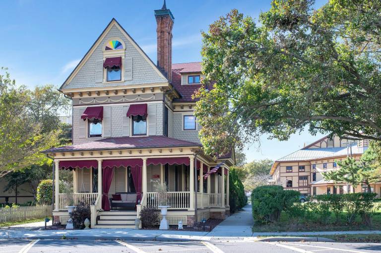 House  Asbury Park